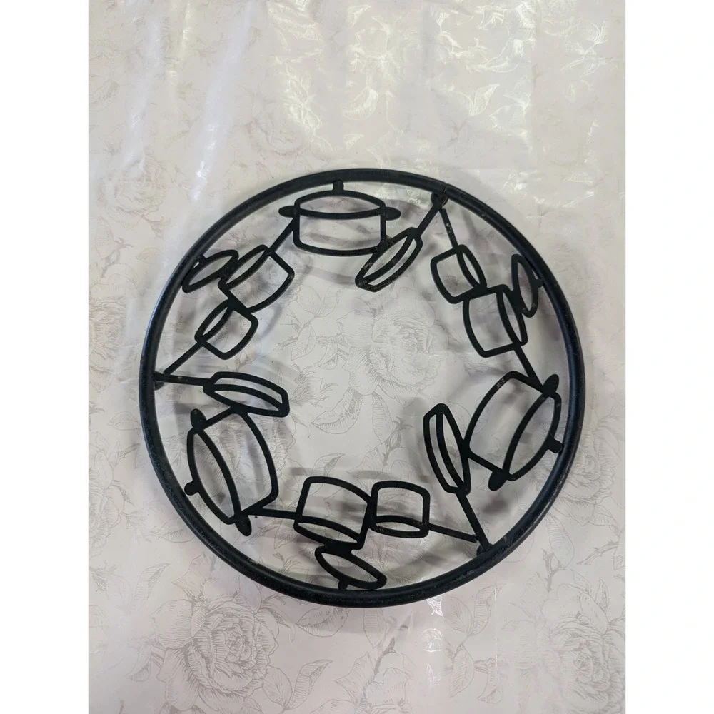 Green round pots and pan design kitchen trivet